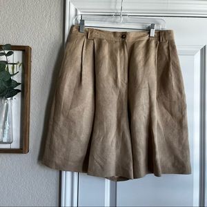 vintage Harve Bernard pleated knee length linen rayon blend “mom shorts”